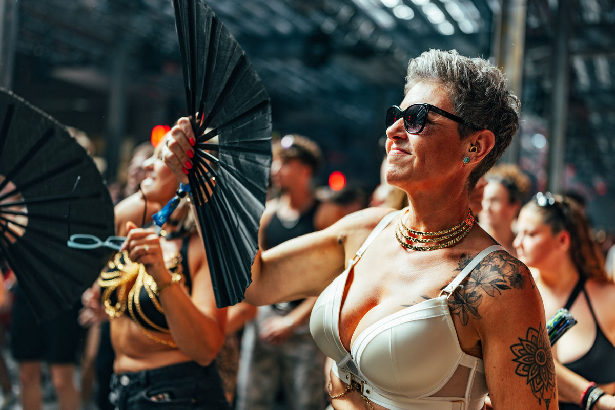 Loading... just a sec